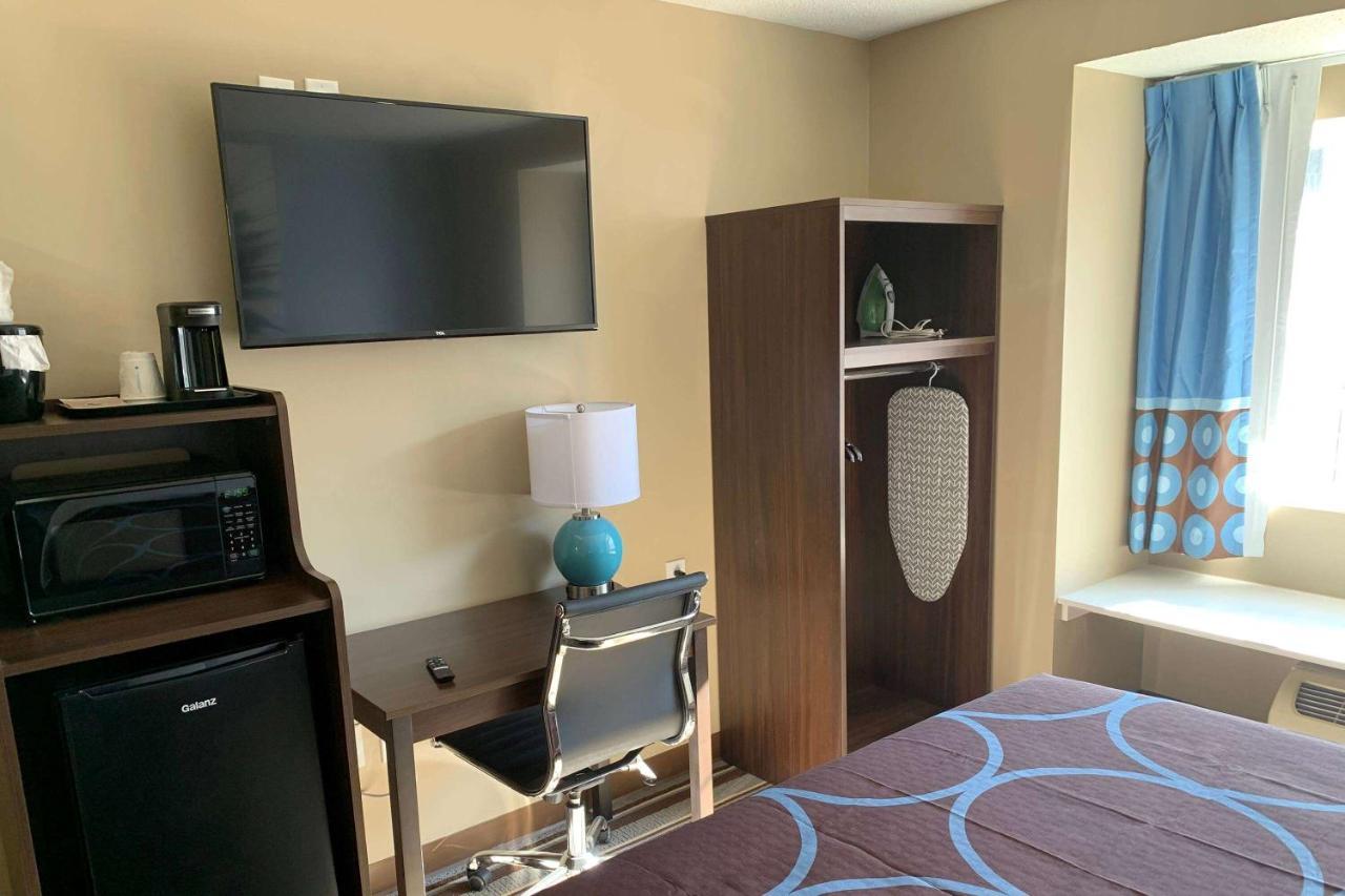 Hotel Super 8 By Wyndham Joliet Extérieur photo
