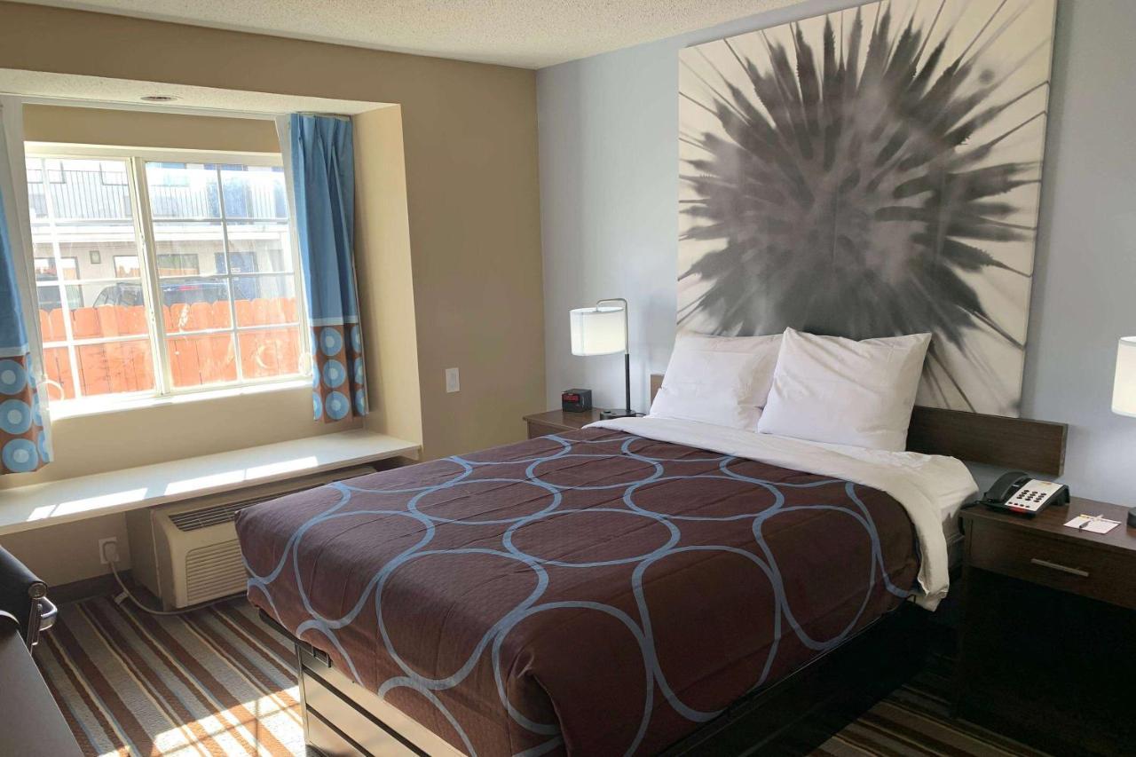 Hotel Super 8 By Wyndham Joliet Extérieur photo
