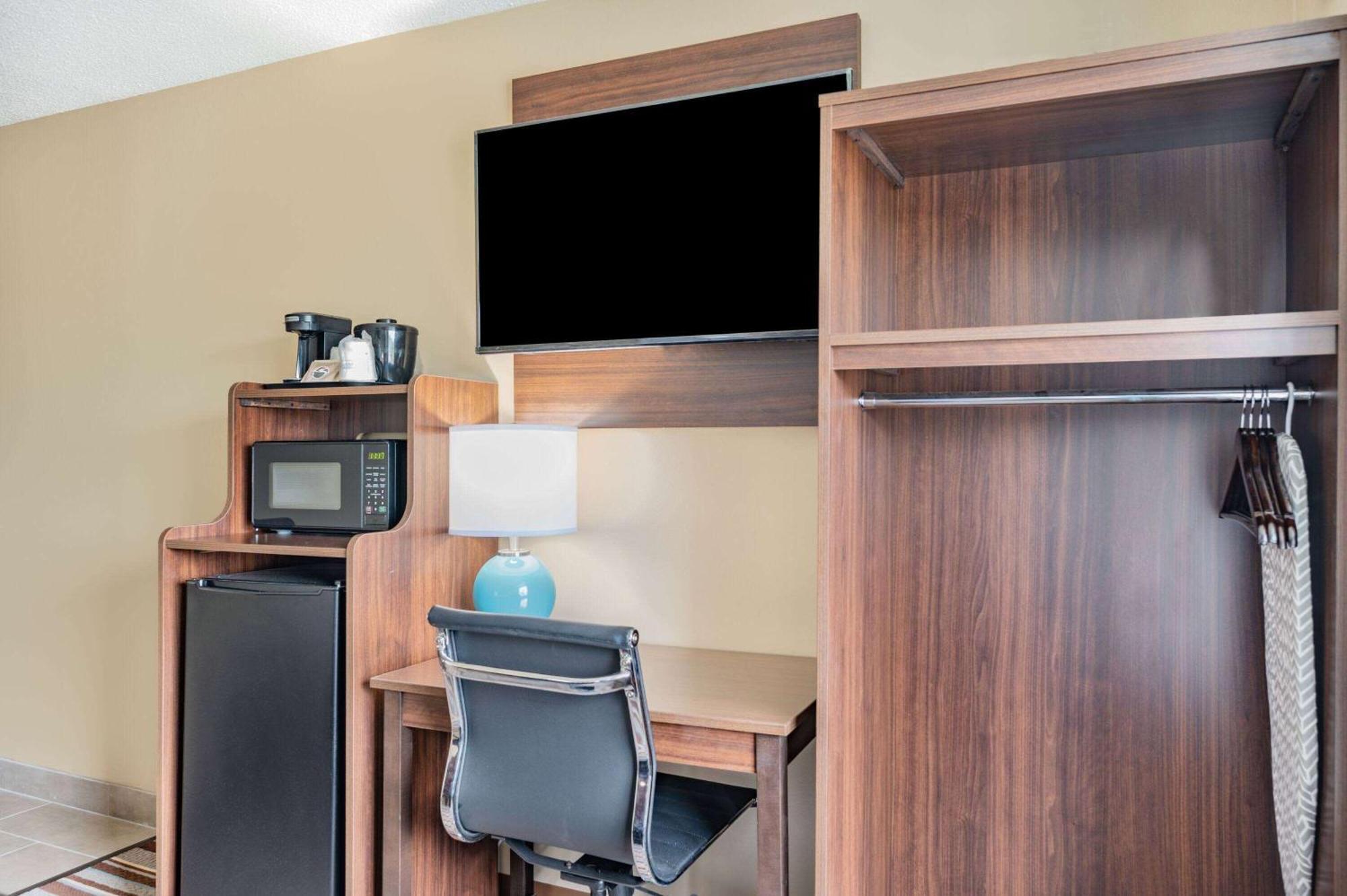 Hotel Super 8 By Wyndham Joliet Extérieur photo